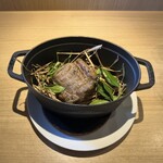 RISTORANTE IL NODO - LA CARNE  〜北海道✕鎌倉〜　北海道蝦夷豚ヒレ肉　畑の稲藁麦藁