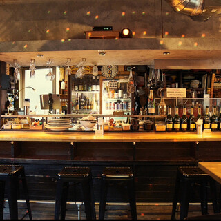 カジュアルな空間は様々なシーンに◎お一人様～お気軽にどうぞ！