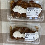ワタナベ食品 直売店 - 2024/06/07の品揃え
      唐揚げ弁当 450円
      そぼろ丼 400円
      旨辛牛カルビ丼 679円
      チキン南蛮 429円
