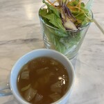 隠れ家キッチン NaNon. - セットのスープとサラダ