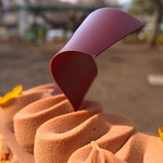 この角度からだと点支持に見えるデコチョコ