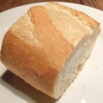 アトリエドアイ - ランチメニュー 2100円 のパン