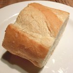 アトリエドアイ - ランチメニュー 2100円 のパン