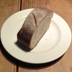 アトリエドアイ - ランチメニュー 2100円 のパン