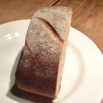 アトリエドアイ - ランチメニュー 2100円 のパン