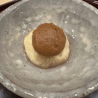 新ばし 笹田 - 無花果は炊いてから冷やして。田楽味噌が合います。
