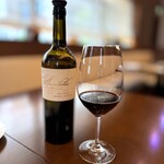 エピセ - ペアリング#6 ナパ・ヴァレーのカベルネ・ソーヴィニヨン。 樽で12ヶ月熟成、カシスやチェリ一の香り、タバコっぽさやチョコレート のニュアンスも。