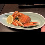 瀬波グランドホテル　はぎのや - カニ半身。