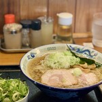 中華蕎麦 春馬 - 朝ラー（醤油）780円に九条ねぎトッピング150円