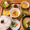 ビスタリ食堂 - 