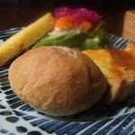 オーブン・ミトン カフェ - レンズ豆のキッシュプレート