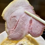 ヌードル＆スパイスカレー 今日の1番 - 釜で焚いたつるし焼きの肩ロース ※店主から頂きました！