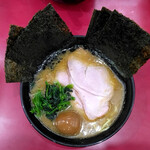 ラーメン 杉田家 - ラーメン並890円＋まるよし280円