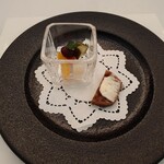249903809 - 自家製ピクルスとクミンの入ったサブレーにひよこ豆のペースト