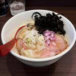 拉麺 友 - ニボ山880円