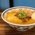 むかん 初台 - 鶏煮干しラーメン・味玉