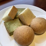 キャトルサンク - 自家製パン