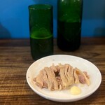 むかん 初台 - アルコールに親鶏丸ごとがついてきた！