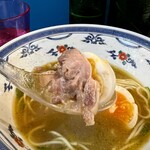 むかん 初台 - 親鶏煮干し塩ラーメン・味玉