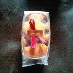 洋菓子の店 オオマエ - チェリーのパウンドケーキのアップ♪