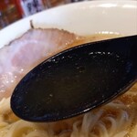 麺屋 真心 - 澄み切ったスープ