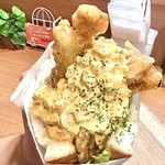 こんなにデカいサンドイッチは反則だ - 