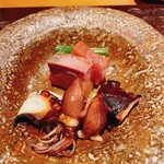 天ぷら たけうち - 高知のカンパチ、桜煮、ホタルイカ