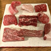 炭火焼肉 希林 - 塩で頂く近江牛の盛合せ