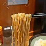 麺屋 真心 - このスープの絡みの良さ！素晴らしいストレート極細麺