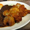 Cafe de Spice - 和牛すじカレー&スパから(￥1350)。唐揚げの大きさが表現できぬ！