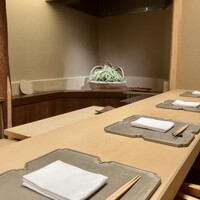 徳ㇵ本也 - 店内