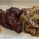 焼肉家けんちゃん - けんちゃん特製ホルモン盛り968円