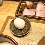 中華蕎麦 とみ田 - 味玉、コックリしてる