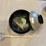 伊万栄 - かわいい桜餅とじゃがいも餅がたまらない碗物