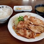 大食館 - 料理写真:焼肉定食(900円)