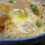 坂本屋 - 溶き玉子の黄身、白身がとろとろの半熟状態。
      
      
      