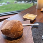 ル・ゴロワ フラノ - 美味しいパン(バターがさらに美味しかった)