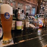 オクターヴ クラシックミュージック パブ - お酒①ホフブロイ・へーフェ・ヴァイツェン《500ml》(税込1,700円)
小麦のフルーティーさ&甘みがあり、スッキリとして飲み易い味わい