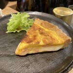 立ち飲み やみー - お餅と明太子がサンドされてます