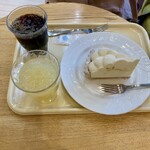 デリス - チーズのタルト､Appleジュース、アイスコーヒー