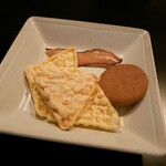 Bar ENISI - 全部クセのあるチャーム