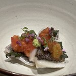 温石 - ◯泳がせシリーズ　黒ムツと春菊の蒸し物　トマトの叩きを乗せて