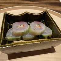 温石 - ◯鯵の胡瓜巻き　梅肉と薬味と共に