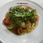 ラ・ベットラ・ダ・オチアイ ナゴヤ - 海老【太陽の恵】とトマト、ルッコラのアーリオ　オーリオスパゲッティ