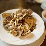 トラットリア ナトゥーラ - あさりの量が凄い！！さすが蓮田です。あ！あれはハマグリラーメンか・・