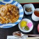 あんかけカツ丼　1900円