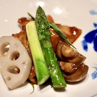 中国飯店 春秋 - 松坂ポークと季節野菜の麻辣ソース強火炒め