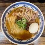 むかん 初台 - 親鶏魚介ラーメン　鰹、醤油
      味玉TP