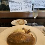 ポワソンルージュ - 豚ロースのロースト。添えられたマッシュポテトもとても美味しい