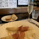 ポワソンルージュ - これでMサイズ！このサイズ感、伝わるでしょうか？